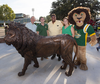 Lion statue unveiled