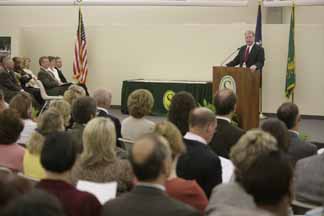 President Moffett delivers convocation address