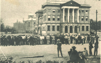 Onlookers at Amite Courthouse