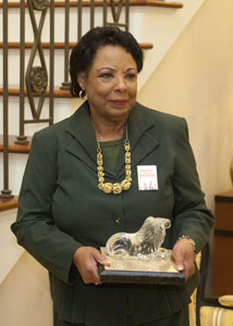 Elsie Burkhalter receives the Southeastern Golden Ambassador Award