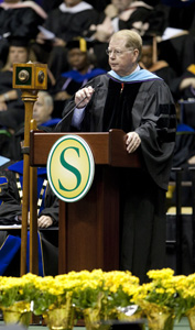 Randy Moffett addresses graduates