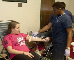 Delta Tau Delta holds blood drive