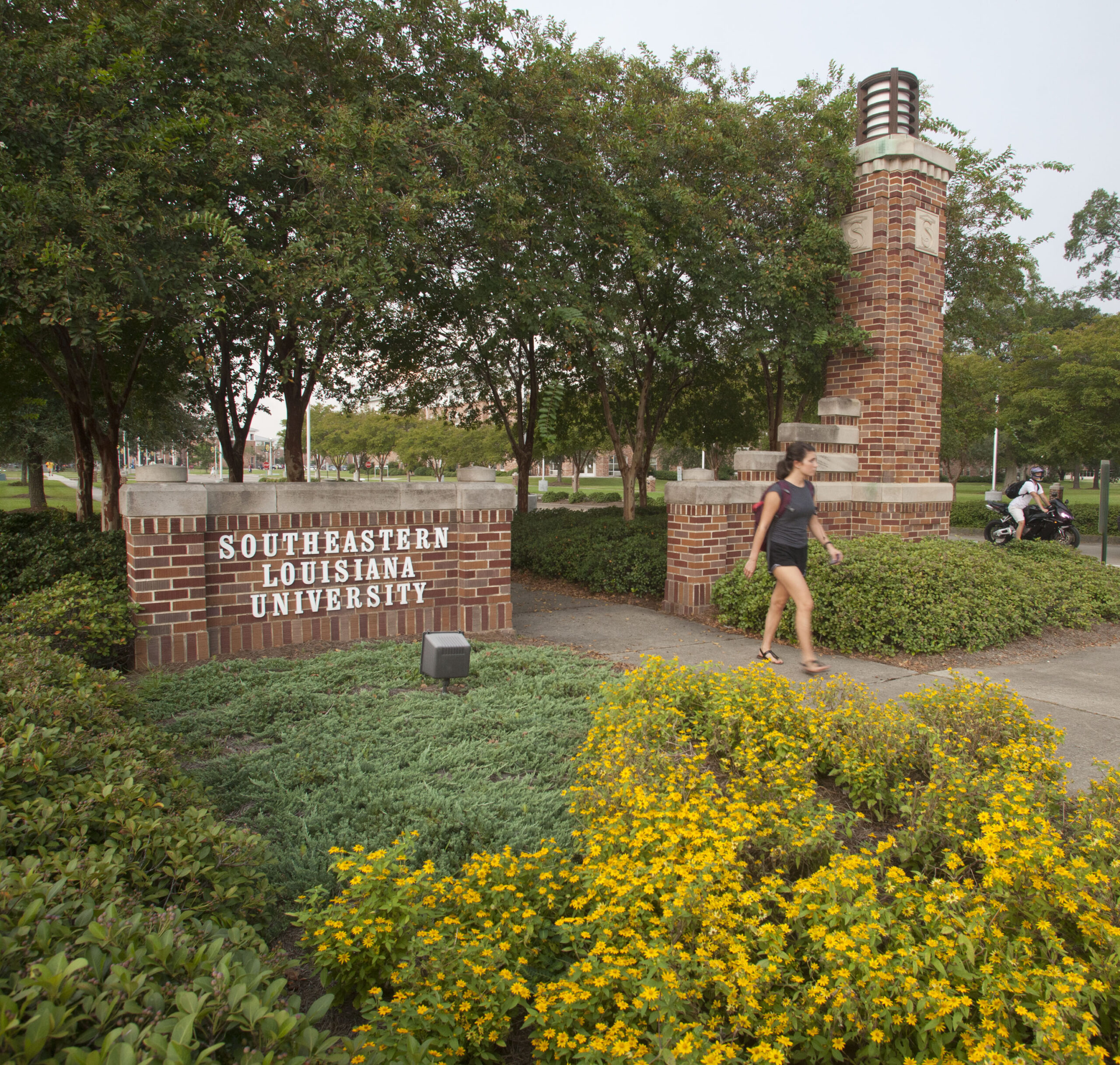 campus_sign