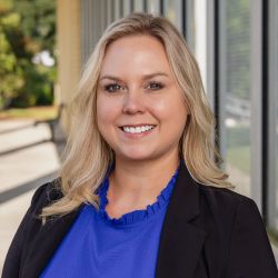 Headshot image of Ms. Leah Smith, Instructor of Management