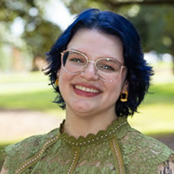 Headshot of Amy Schneida