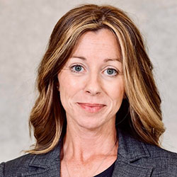 Headshot of Carrie Edwards.