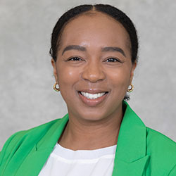 Headshot of Myia Graves.