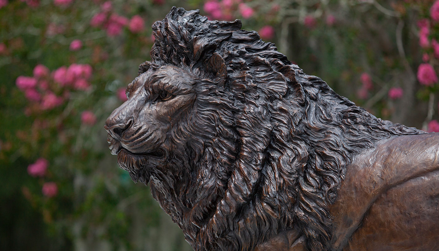 slu lion statue