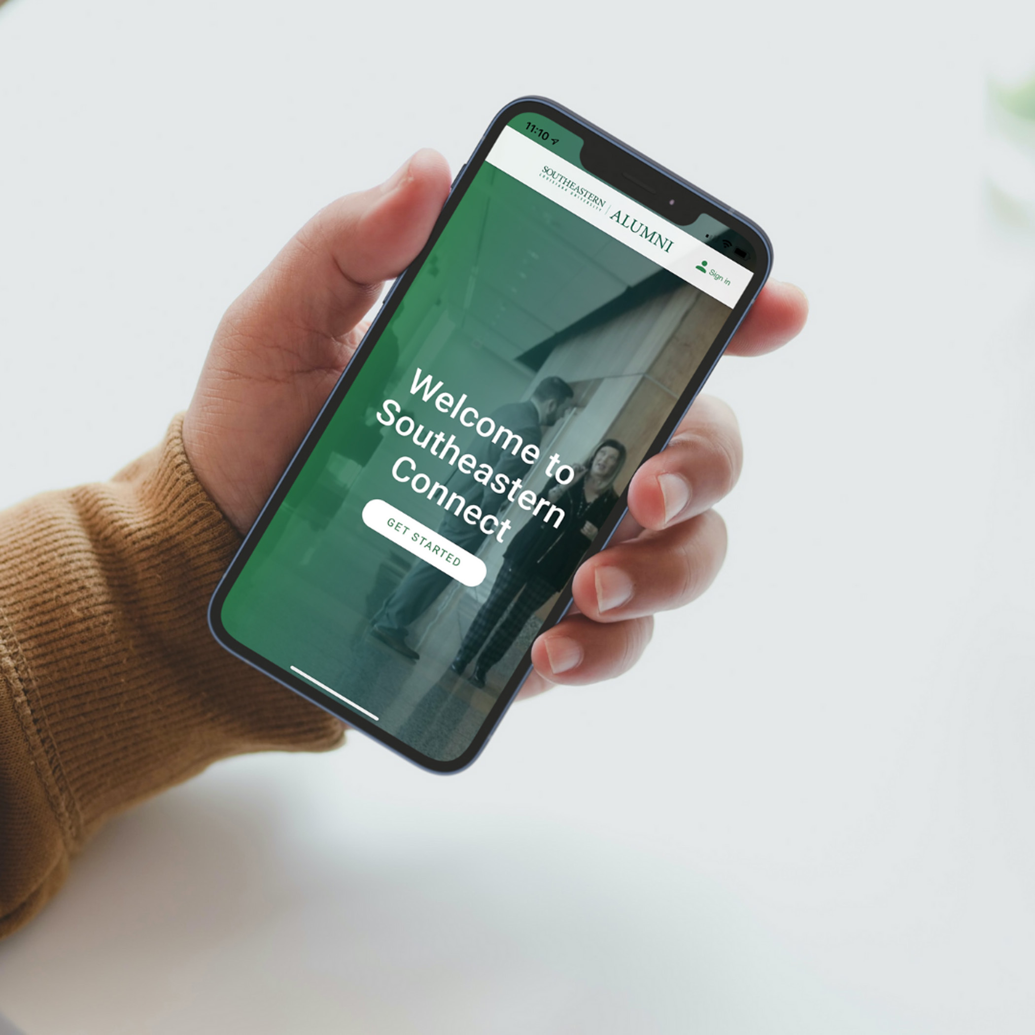 hand holding iphone with southeastern connect on it