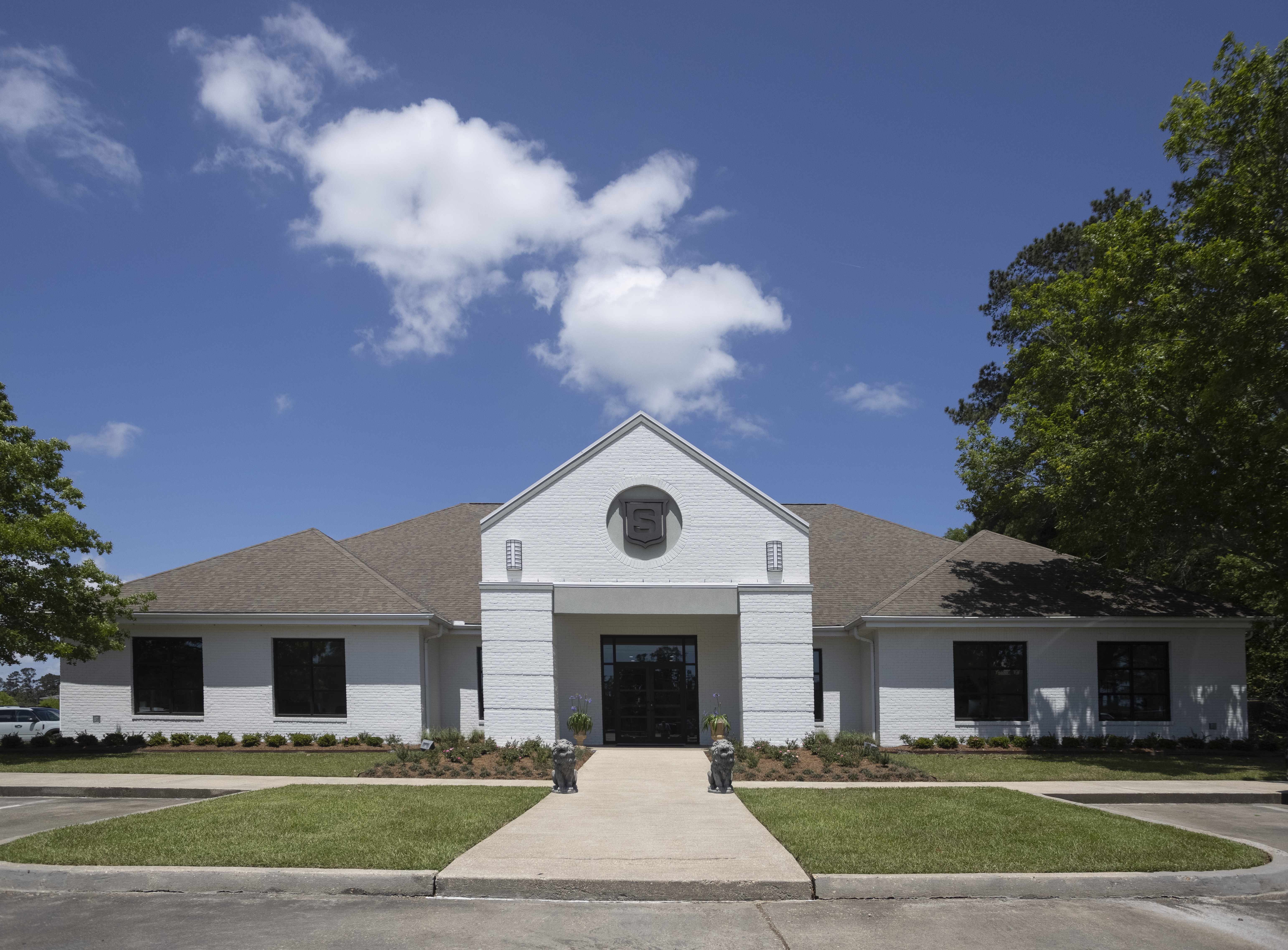 Alumni Visitors Center-front view