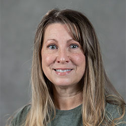 Headshot of Dari Calamia